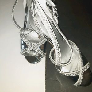 Gianni bini strappy embellished heel